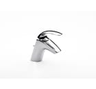 Basin mixer with aerator and pop-up waste